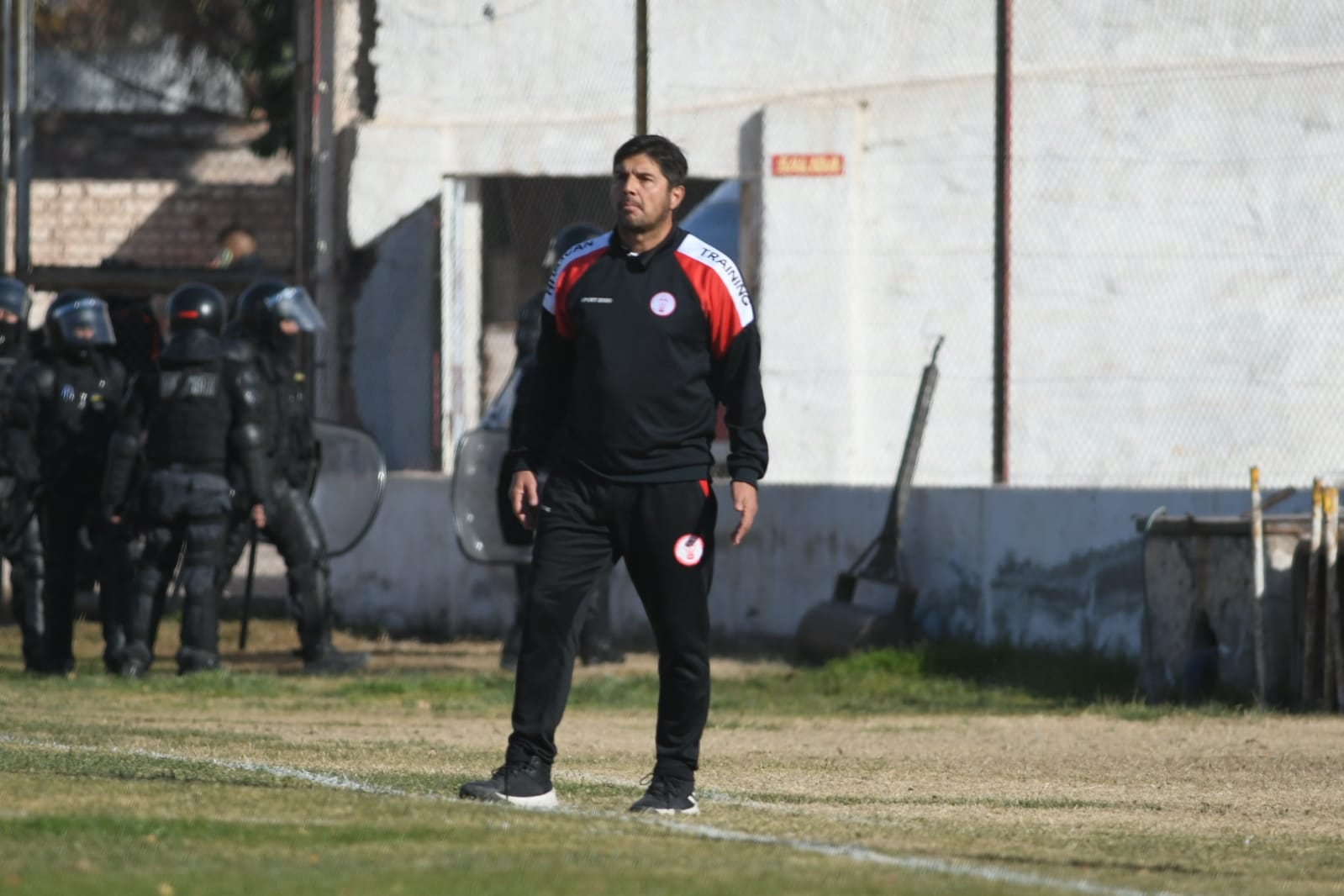 Por el Federal A, Huracán Las Heras igualó 0-0 con Juventud Unida Universitaria de San Luis. / José Gutiérrez (Los Andes).