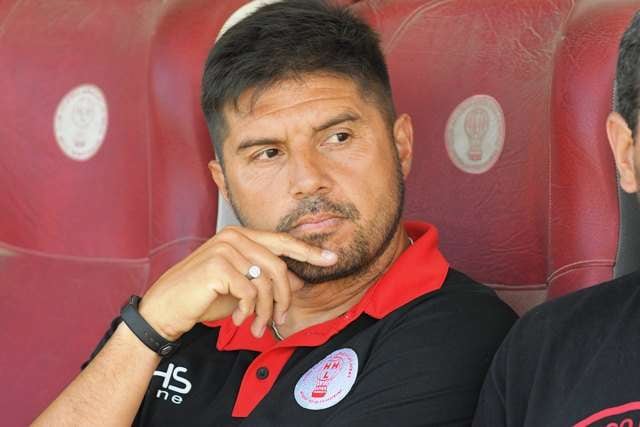 
    Alejandro Abaurre, el Director Técnico de Huracán Las Heras. / LOS ANDES.
   