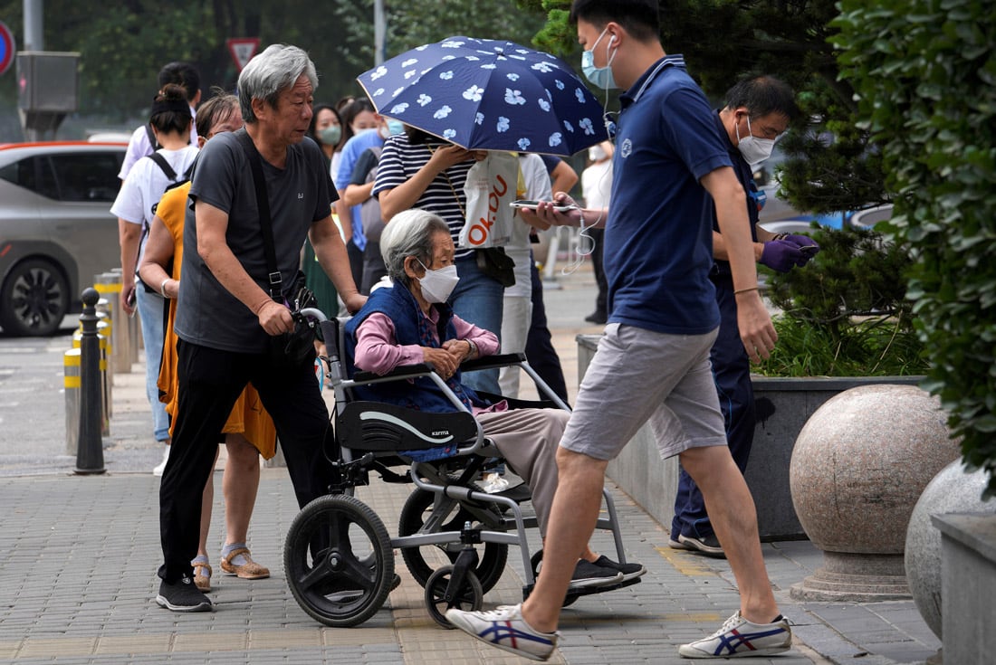 El brote de un virus desconocido para la mayor parte de la comunidad local pero conocido para los especialistas está generando el colapso de hospitales en China. Se trata del metapneumovirus humano (MPVh), que presenta en ese país un aumento de la circulación, Imagen ilustrativa: AP