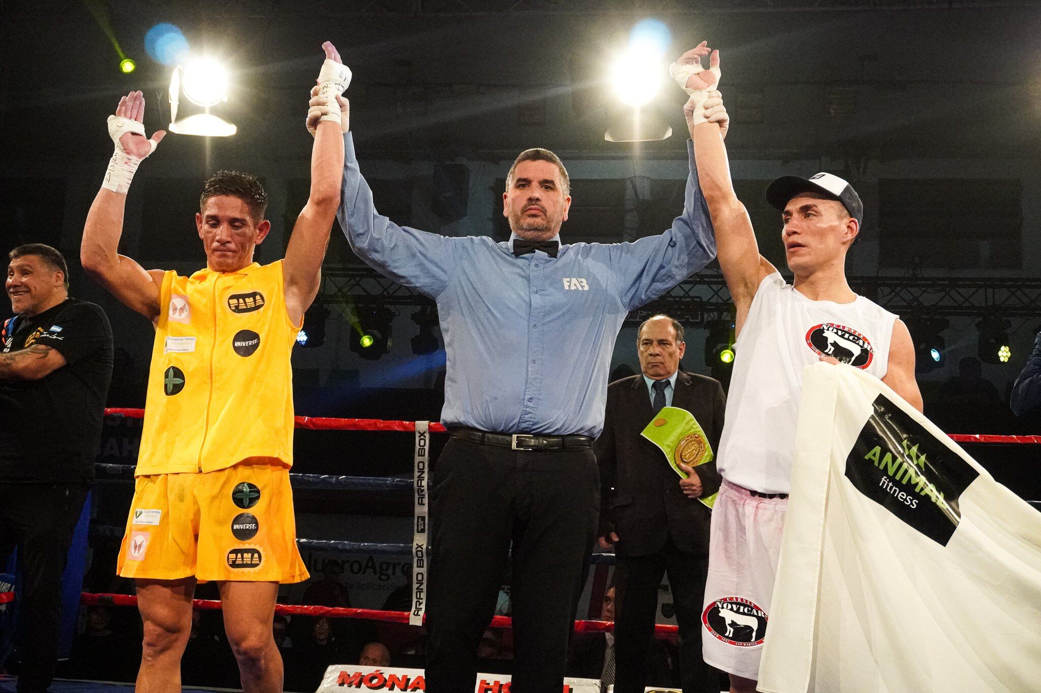 El Profe Segura, campeón Sudamericano Superligero