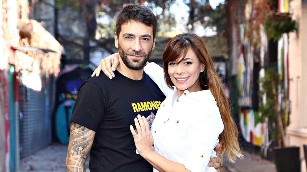 Gustavo Conti y Ximena Capristo, de gira por Córdoba con una comedia sobre la maternidad que parece escrita para ellos.