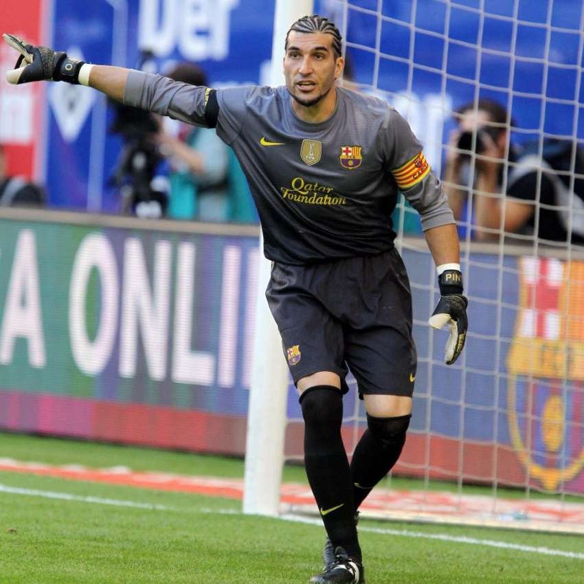 
    José Manuel Pinto Colorado es un exfutbolista y productor y compositor musical español. Jugó en el Real Betis, Celta de Vigo y F. C. Barcelona (2008-14), pasando gran parte de su carrera y cosechando allí sus mayores éxitos como futbolista.
   