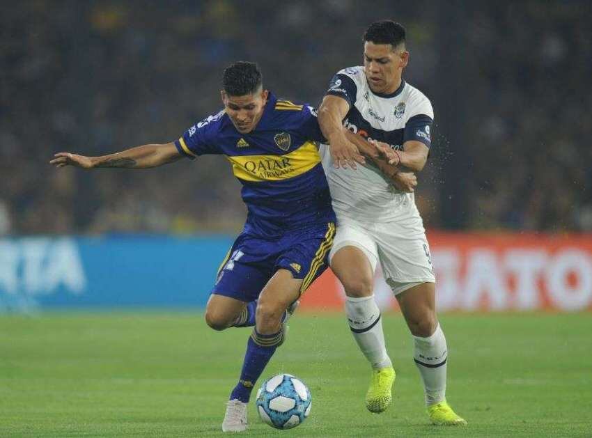 
    Boca, Gimnasia y un partido de alta tensión en La Bombonera. / Olé
   