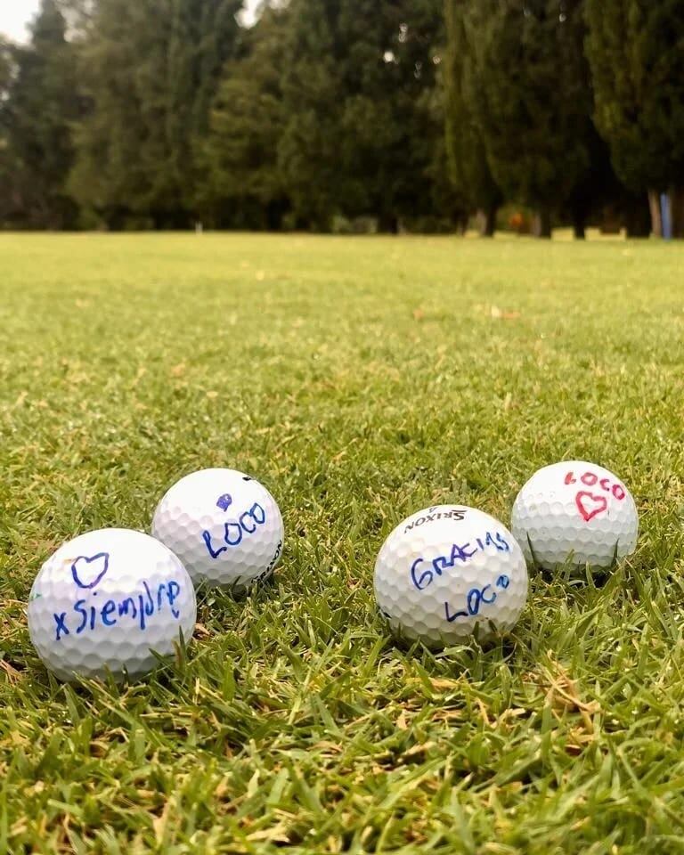 Sentido homenaje a Benavides, profesor histórico del Golf Club Andino. 