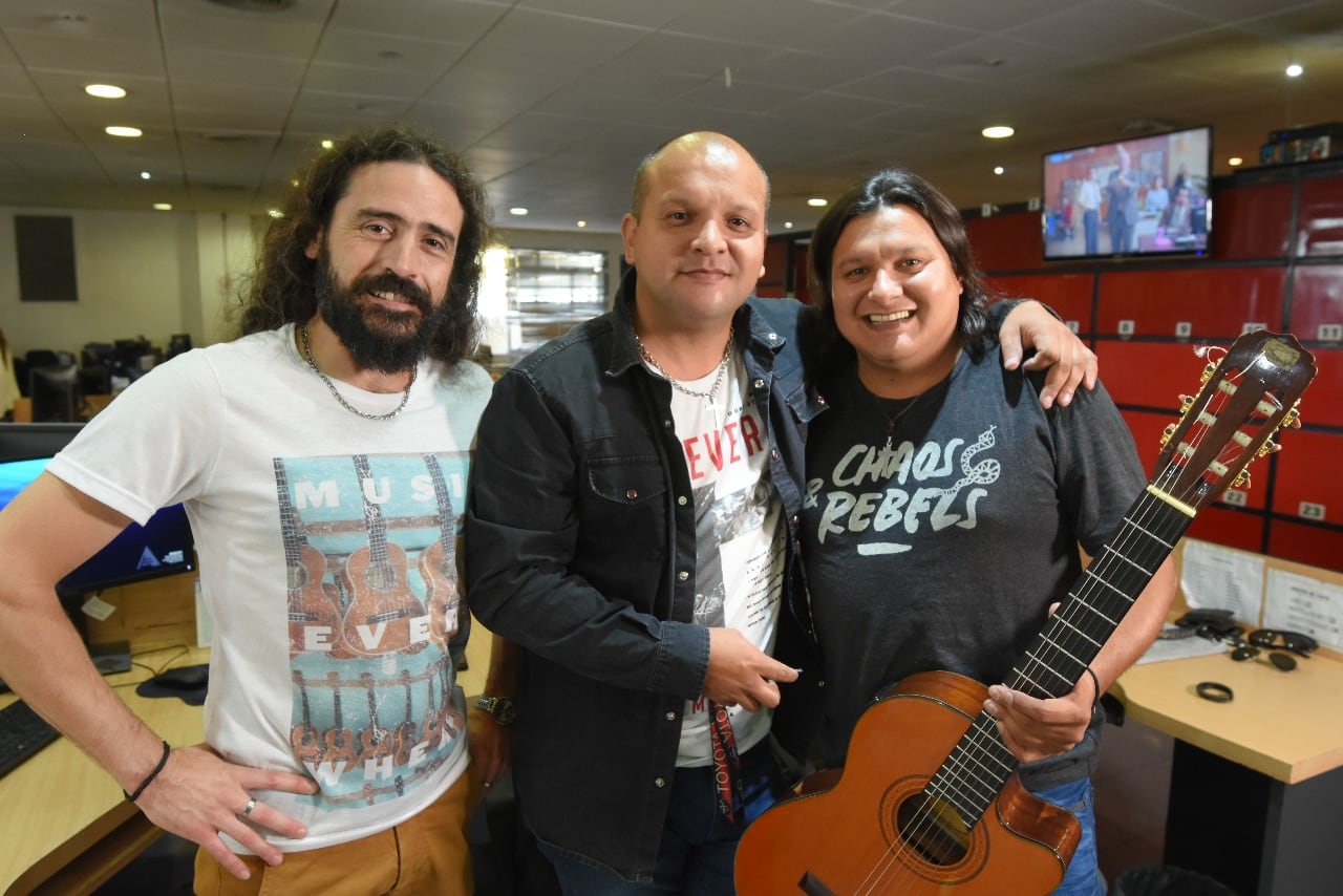 Pio, de Los Chimeno, le puso folklore a la tribuna de la Lepra.