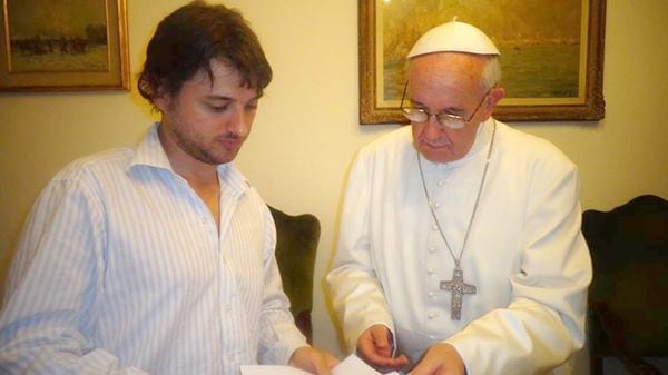 Juan Grabois y el Papa Francisco (foto archivo)