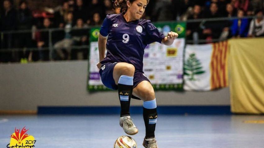 
La mendocina se sorprendió tras ser elegida la mejor jugadora del Mundial de futsal. | Gustavo Rogé / Los Andes
   