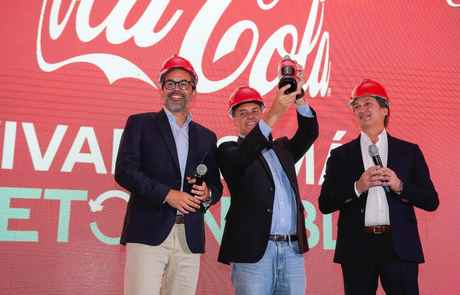 Con una inversión de 40 millones de dólares,  Coca-Cola Andina Argentina inaugura una nueva línea de envases  retornables en Mendoza