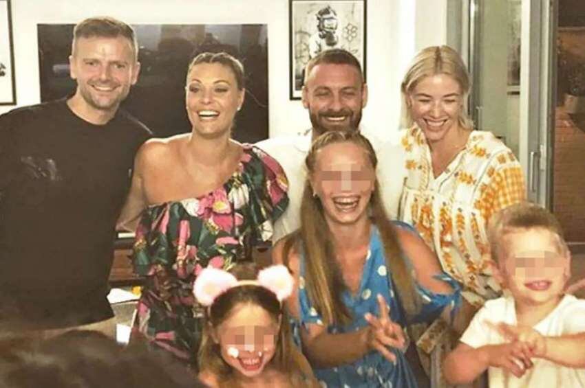 
    De Rossi celebró el cumpleaños de su hija Gaia junto a ex Tamara Pisnoli, su esposa Sarah Felberbaum.
   