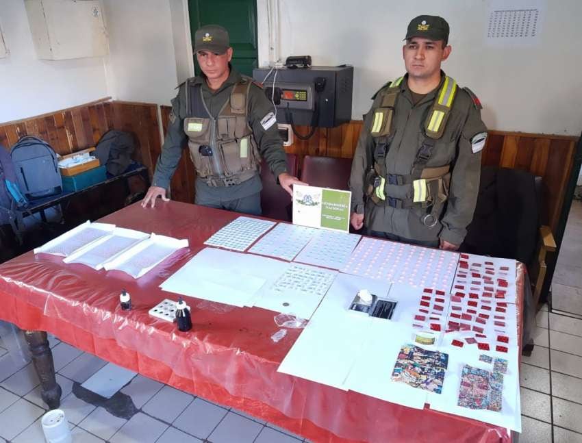 
Personal de Gendarmería encontró las drogas en un micro que iba de Mendoza a Chile | Gendarmería Nacional
   