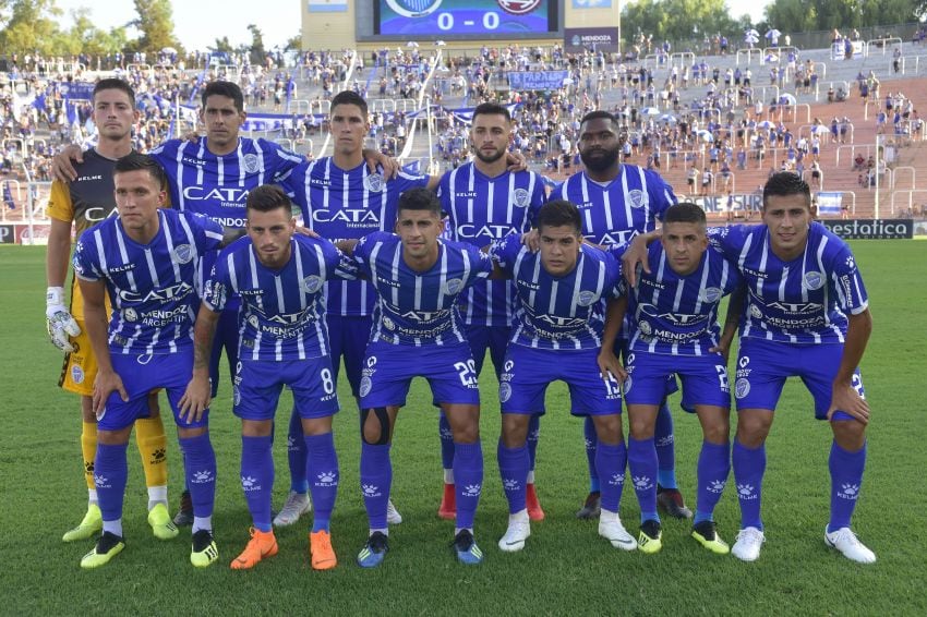 
El once inicial del Tomba. | Diego Parés / Los Andes
   