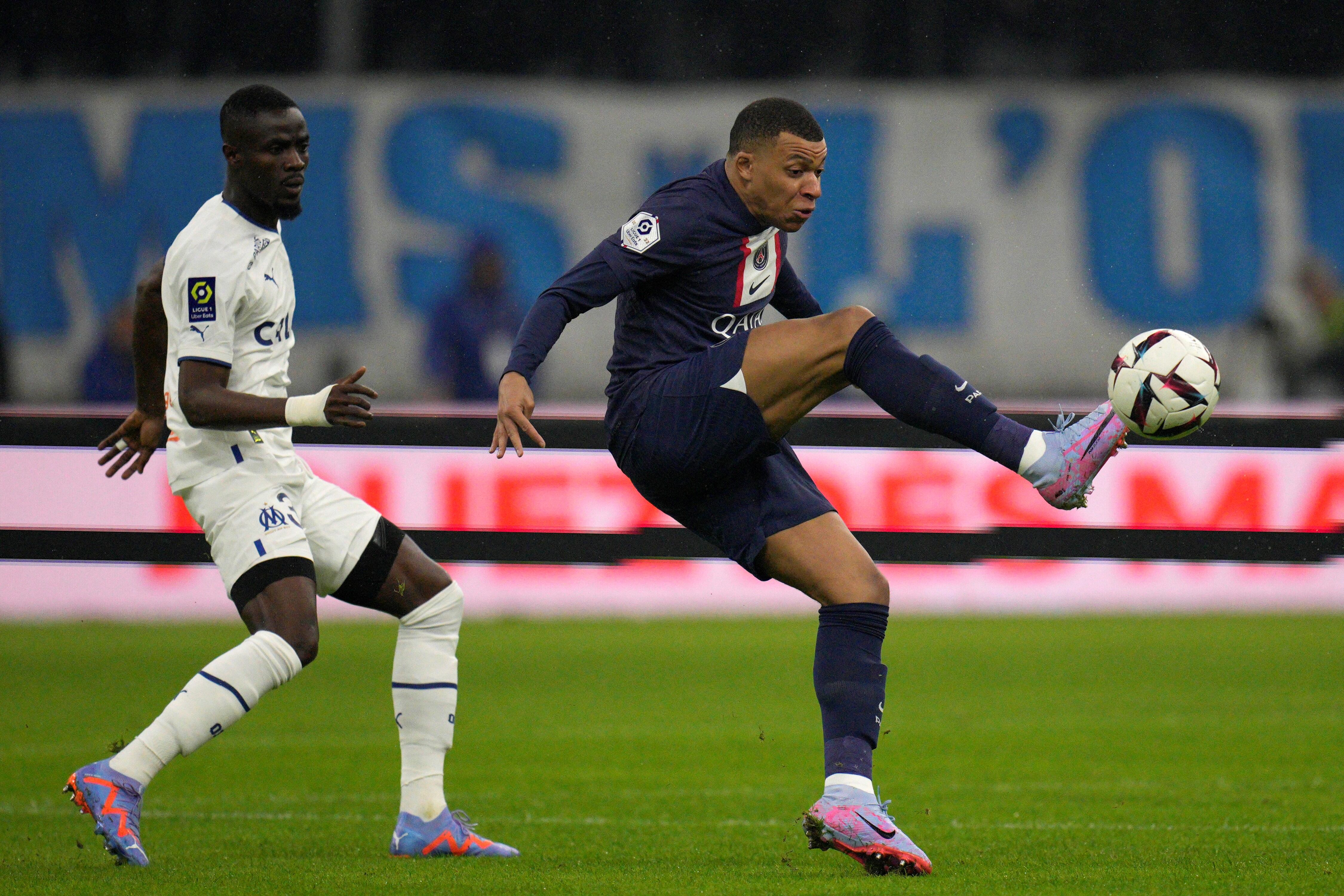 Mbappé en el partido del PSG ante Marsella. (AP)