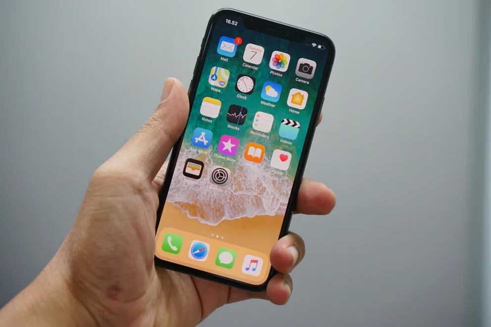 Apple reemplazaría el botón de silencio por el "botón de acción" en las versiones Pro y Pro Max del iPhone 15. (Unsplash)