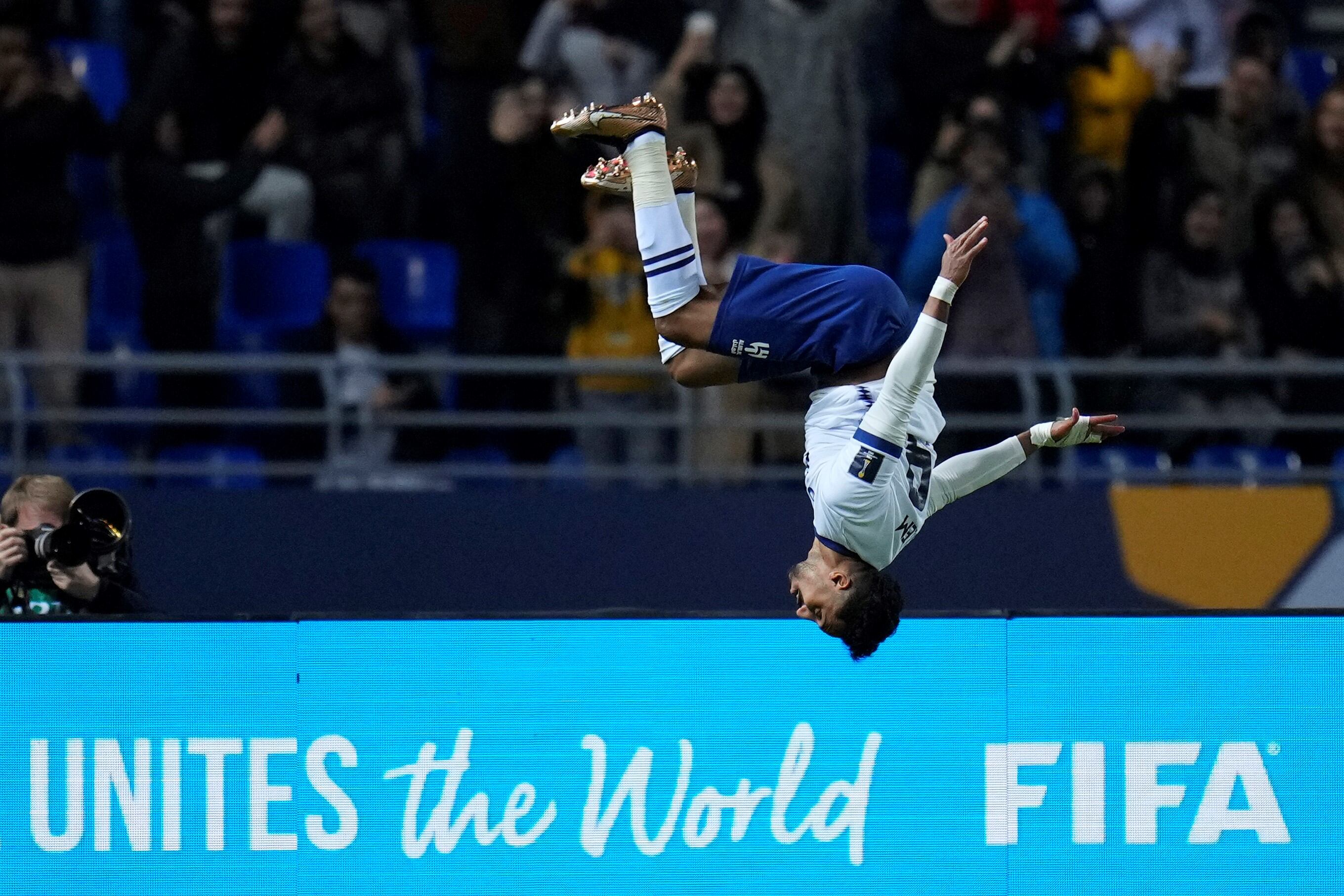 El Al Hilal del argentino Ramón Díaz provocó la gran sorpresa del Mundial de Clubes y eliminó al Flamengo de Brasil, campeón de la Copa Libertadores. (AP)