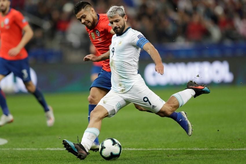 
Sergio Agüero metió el primer gol, a los pocos minutos de iniciado el partido. | AP
   