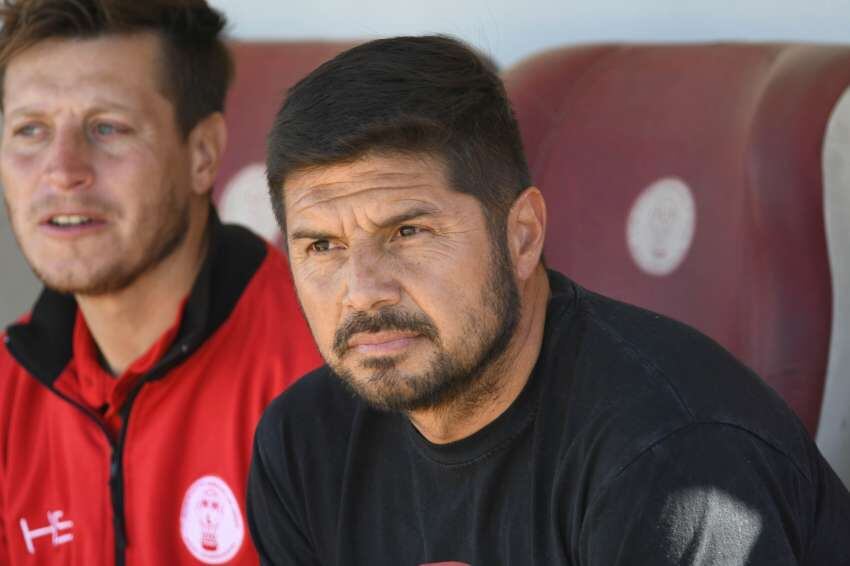 
Serio. El DT destacó la decisión del equipo para ir siempre al frente. “Las diferencias fueron mínimas”, contó.  | José Gutiérrez / Los Andes
   