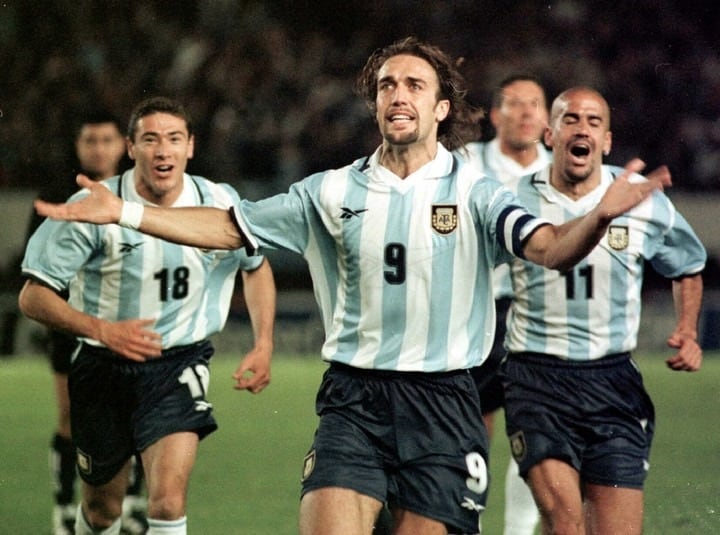 Verón con Batistuta