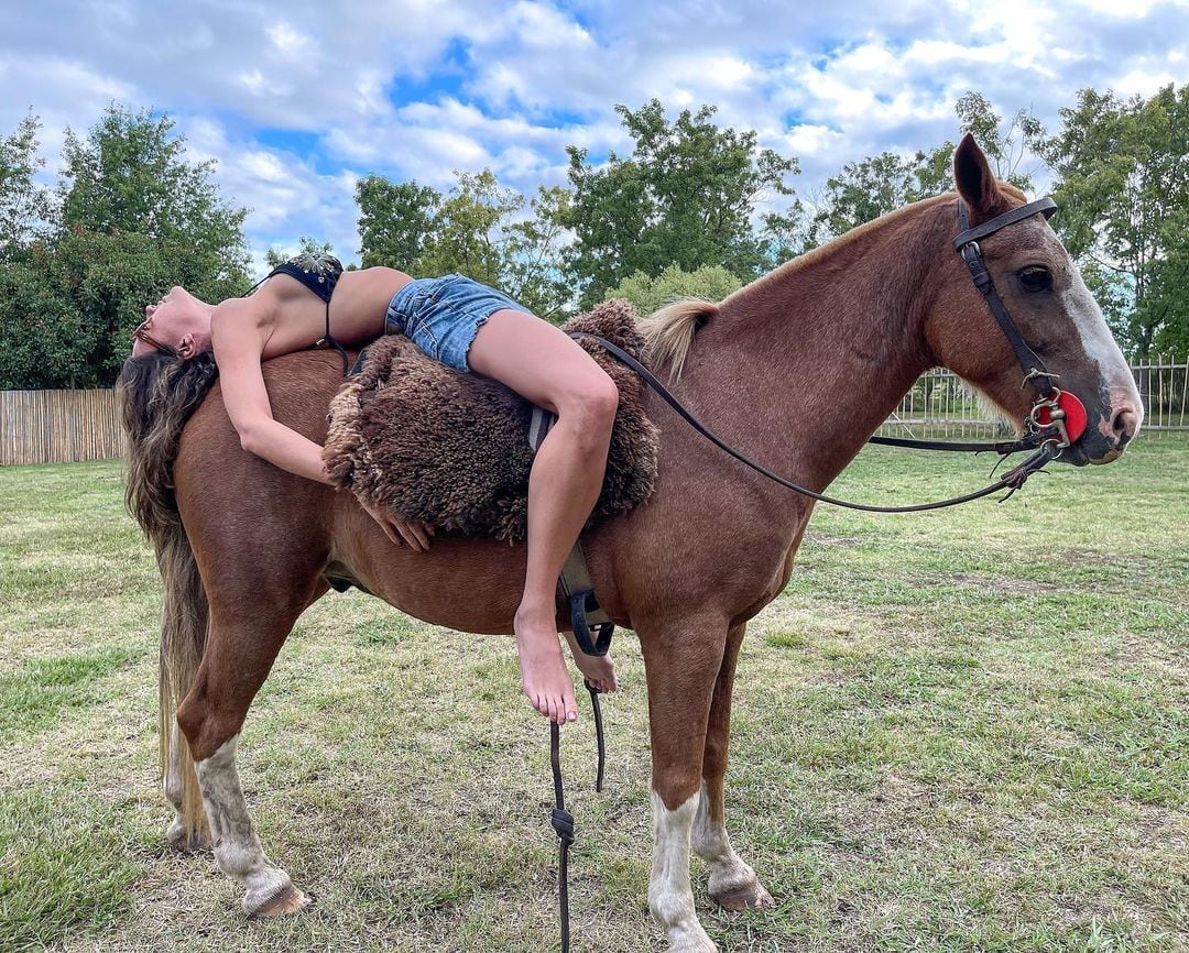 Jujuy Jiménez fue criticada por posar arriba de un caballo