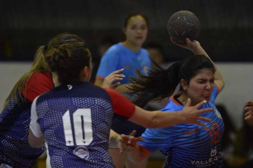 
Fortaleza. Gallina (foto) y "sofi" Montiel, máximas goleadoreas de Tupungato. | Diego Parés / Los Andes
   