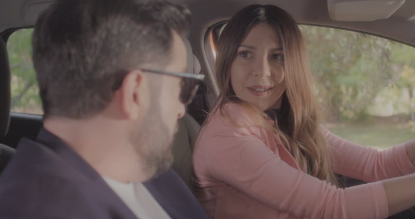 
Amor por las redes. En “Valentino” Mónica Ayos interpreta a un personaje que busca formar parejas a partir de los algoritmos. | Gentileza Frontera Films
   