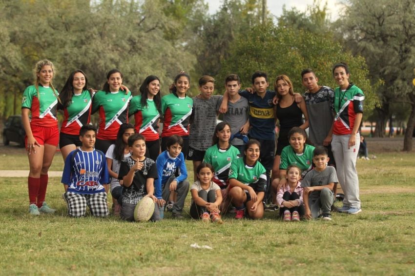 
Pumai. Las juveniles entrenan con las mayores martes y jueves 21hs. Y sábados a las16hs | Gentileza
   