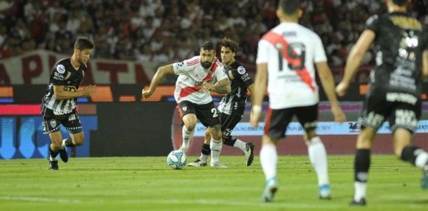 
    River vs. Estudiantes (Diario La Voz).
   