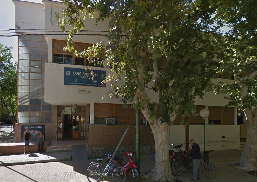 Un adolescente murió en el calabozo de una comisaría en Rivadavia