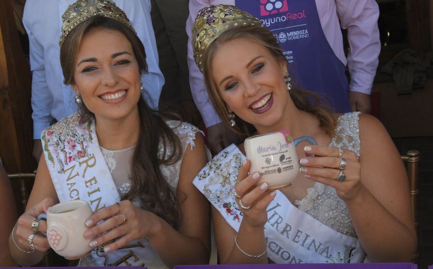 
    Reina y virreina de la Vendimia 2018. (Orlando Pelichotti / Los Andes)
   