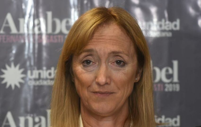 
Así se vería Anabel Fernández Sagasti según FaceApp. 
