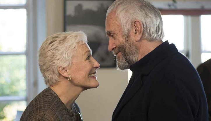 
    Dupla potente. Glenn Close y Jonathan Pryce. Ella merece el Oscar.
   