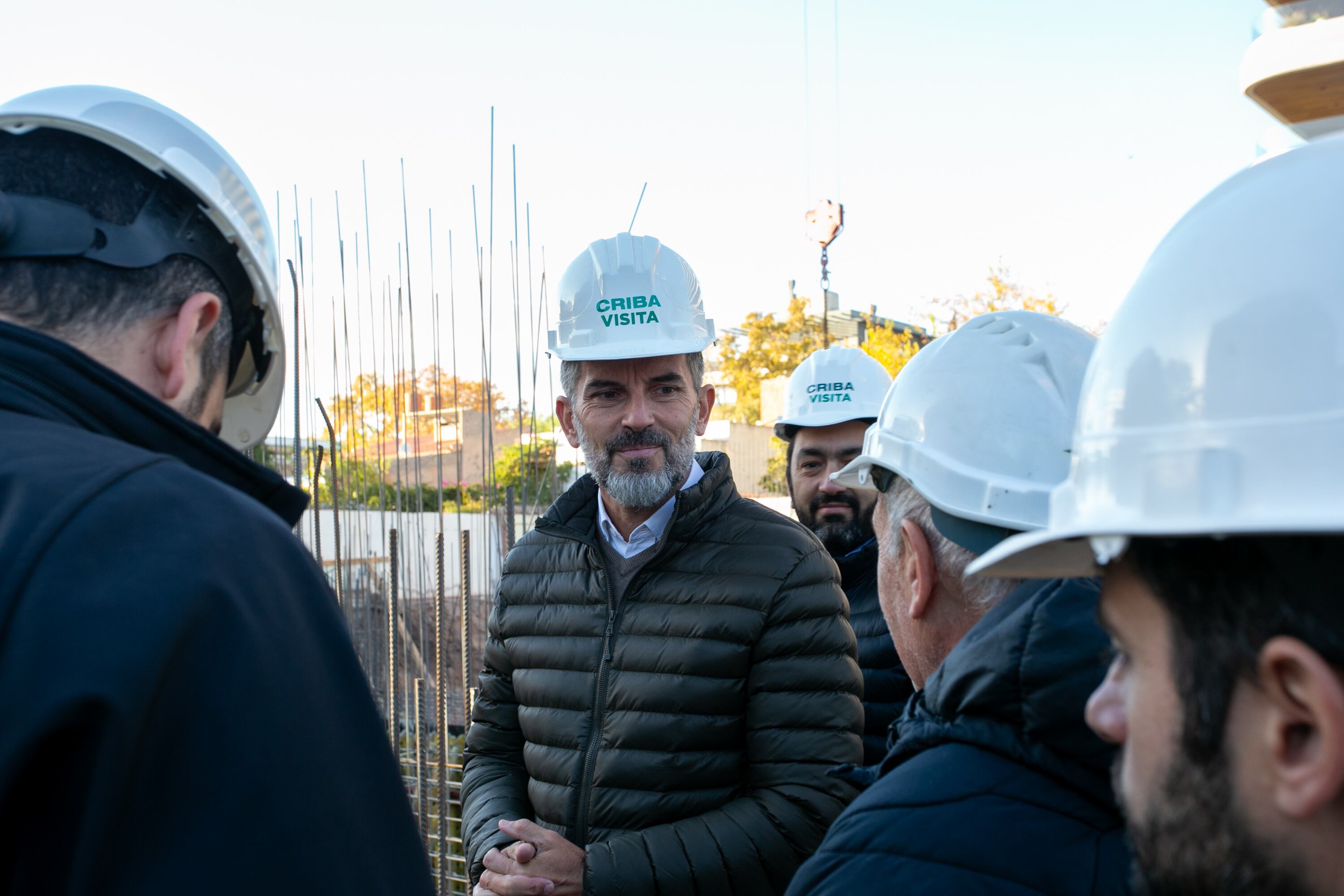 Ulpiano Suarez recorrió la construcción del edificio Vesta en la Quinta Sección. Foto: Mendoza Ciudad.