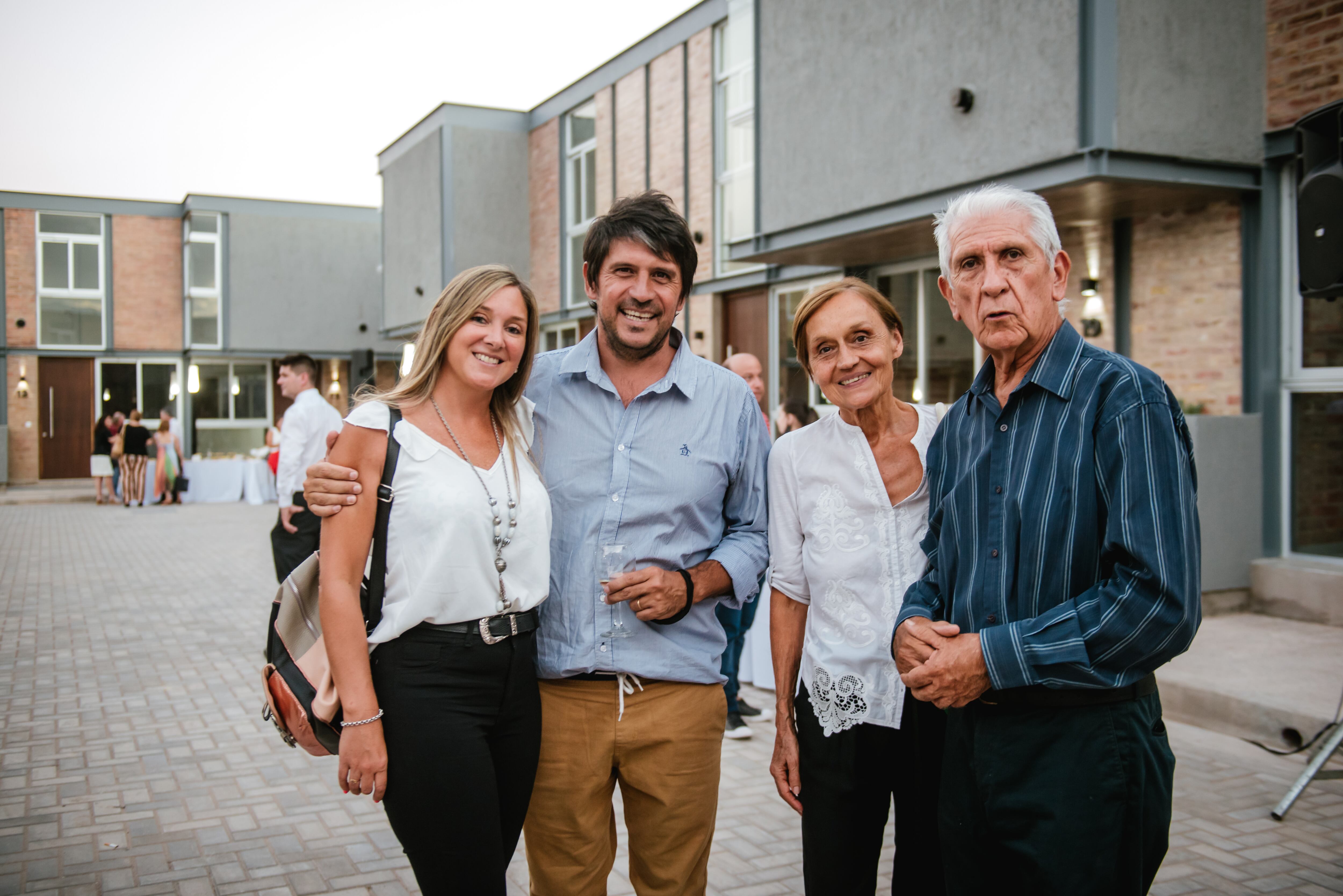 Julio Vega, Matilde Garro, Érica Cabeza e Ignacio Vega.