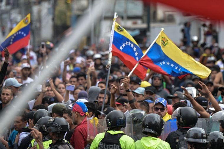 Protestas en Venezuela ante la posible reelección de Maduro.