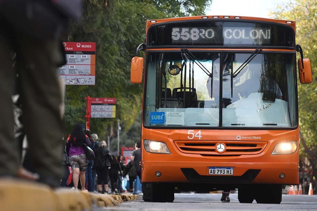 El pasaje de colectivo ya cuesta $85 en varias provincias y piden la creación de un “boleto federal”. / Foto: José Gutiérrez / Los Andes  