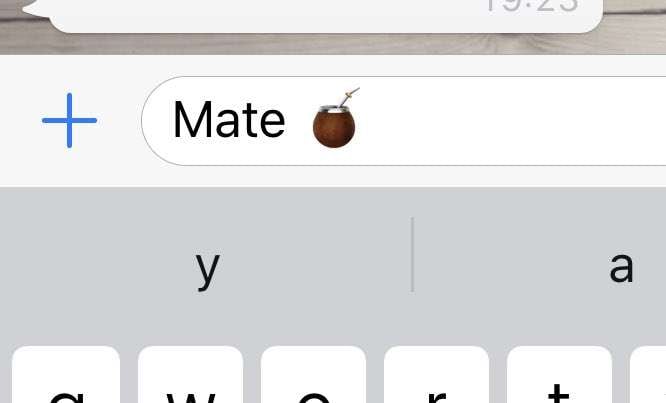 
Así se ve el emoji del mate en los iPhone
