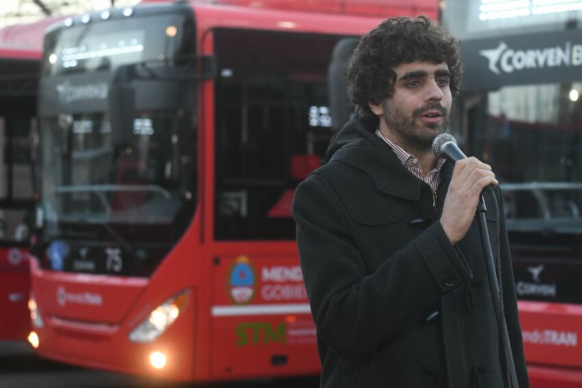 
Natalio Mema estuvo en el acto de presentación de las unidades. | Foto: José Gutiérrez/ Los Andes
   