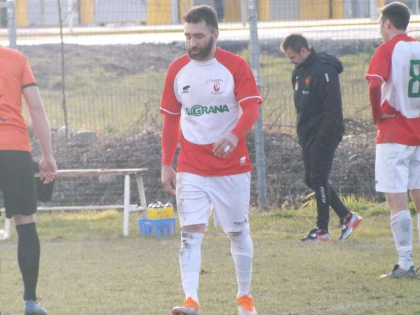 
    Radicado en Italia, no deja de pensar que merecía otras oportunidades en el fútbol de Mendoza.
   