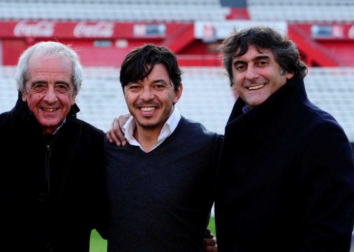 El presidente Rodolfo D'Onofrio, el DT Marcelo Gallardo y el mánager Enzo Francescoli. / archivo 