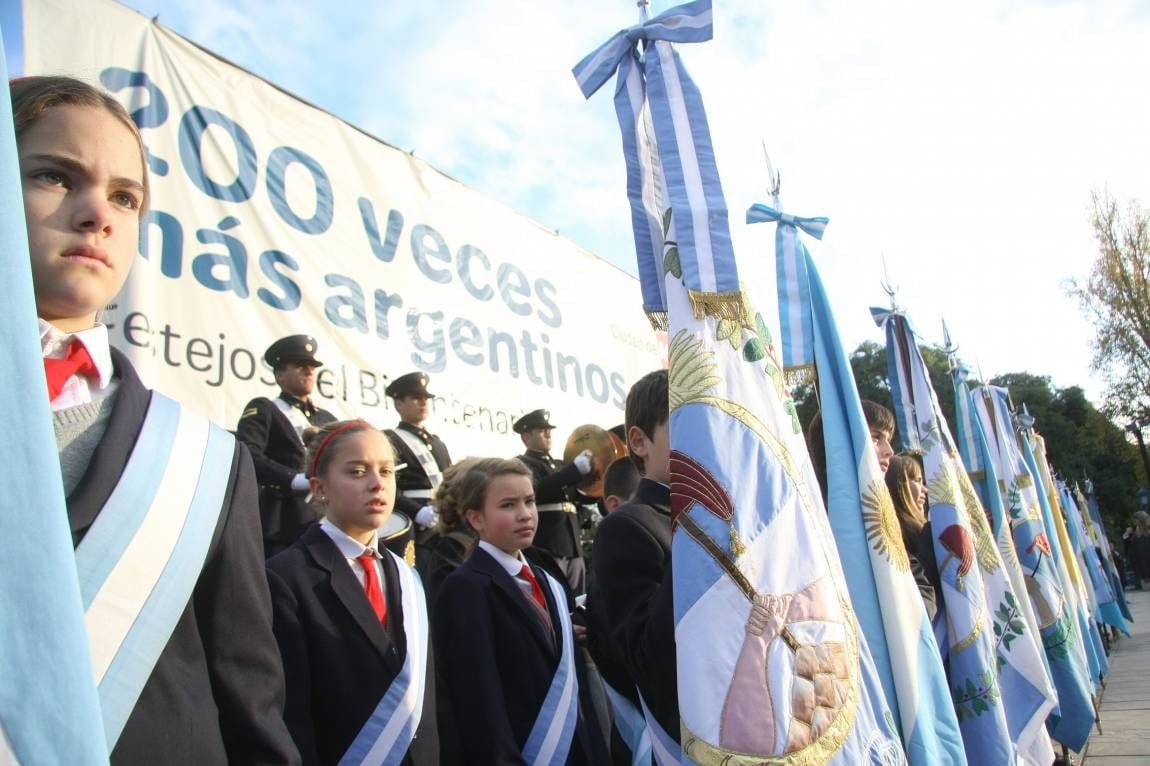 No se descarta la posibilidad de que este año no se elijan abanderados en la Provincia / Archivo