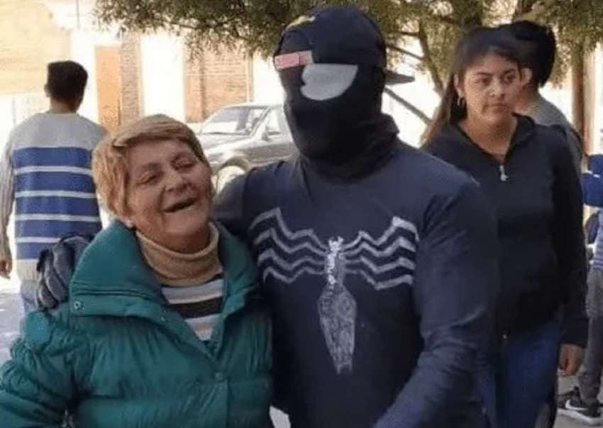 
    "Venom" votó en Santiago del Estero.
   