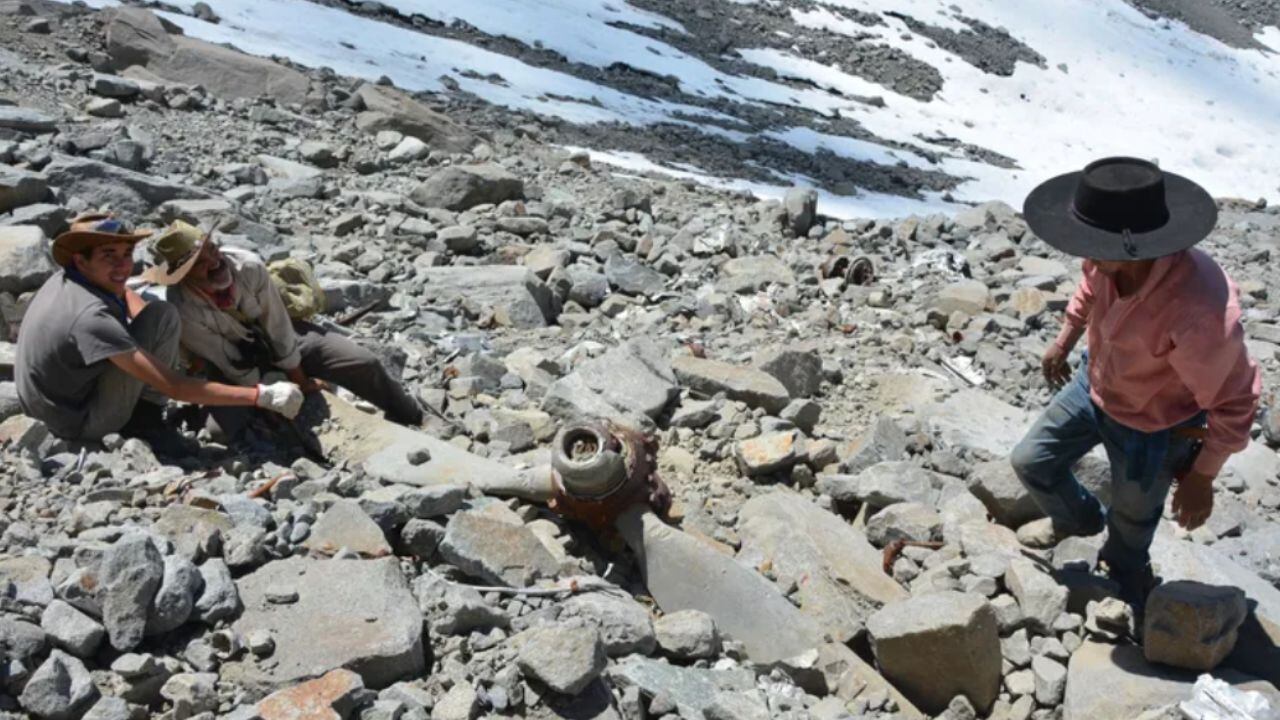 l vespertino La Segunda publicó el resultado de una expedición encabezada por los andinistas Leandro Albornoz y Lower López, quienes afirmaron haber encontrado parte del fuselaje del Douglas DC-3 en un punto distante al que se dio a conocer originalmente.