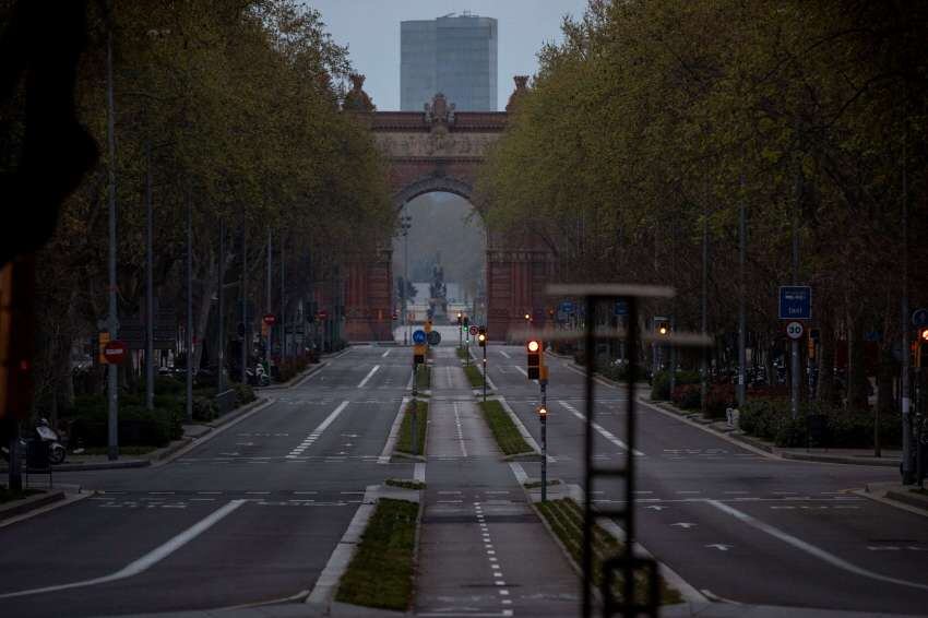 
Las calles de toda España se observan completamente vacías.  | AP
   