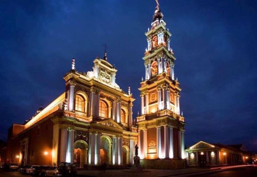 
    Salta. Un ícono católico en esta provincia. La iglesia de San Francisco.
   