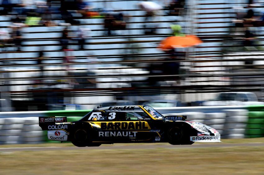 
Facundo Ardusso | Facundo Ardusso ganó sin inconvenientes la segunda serie del TC en Viedma. Lo escoltaron Leonel Pernía y Jonatan Castellano.
   