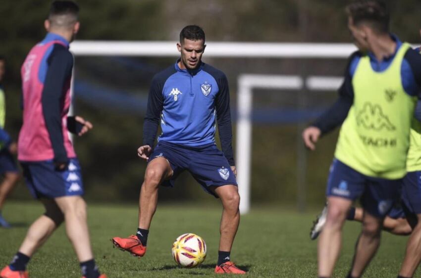 
Fernando Gago volverá a jugar al fútbol en Vélez.
