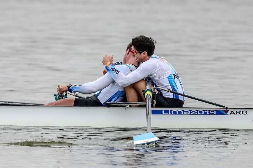 
Foto: Lima 2019 | Los miembros del equipo argentino Axel Haack y Agustín Díaz celebran haber ganado la final de remo.
   