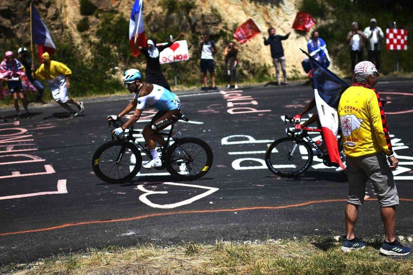 
Foto: AFP | El francés Tony Gallopin lidera una escapada durante la décima etapa entre Saint-Flour y Albi.
   