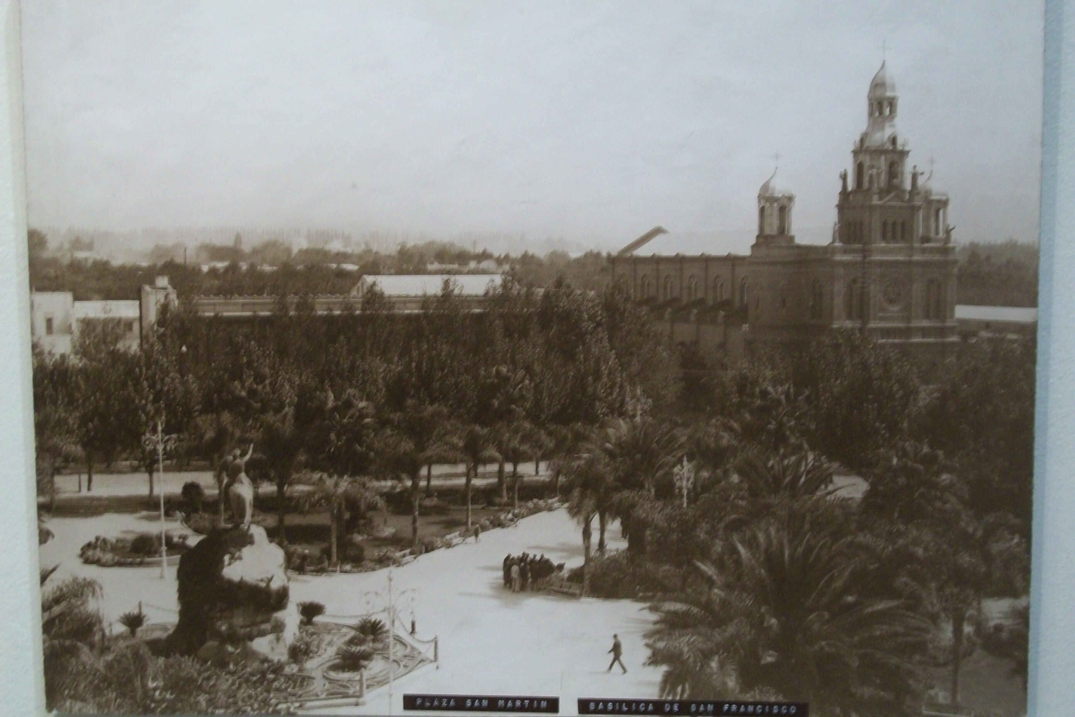 La emblemática plaza San Martín de la Ciudad de Mendoza cumple 120 años.