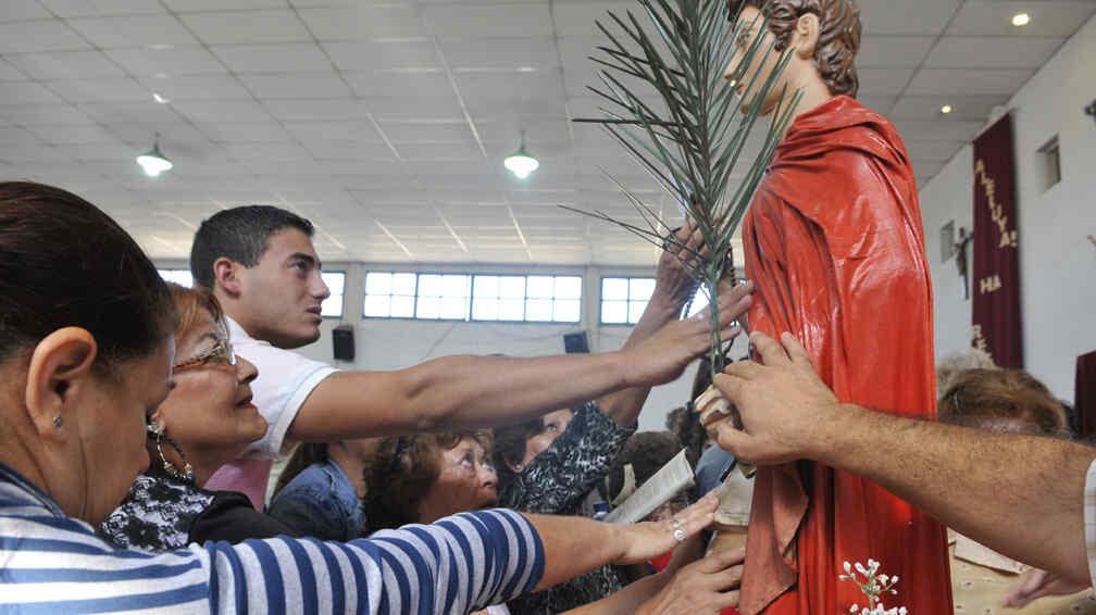 SAN EXPEDITO. Miles de fieles veneraron al santo en Buenos Aires (DyN).