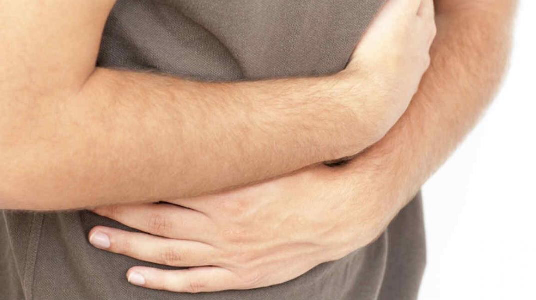 El dolor abdominal es un síntoma de colon irritable